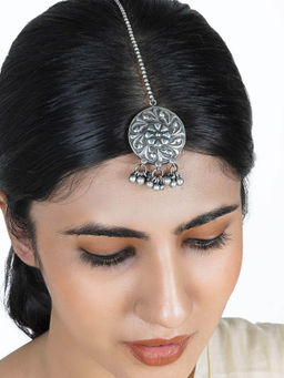 Teejh - Vaaiza Silver Oxidised Maang Tika