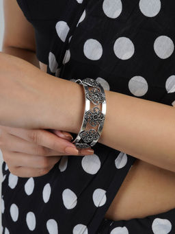 Teejh - Yashna Silver Oxidised Bracelet