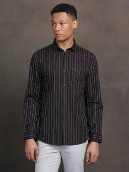 Turtle - Men Pure Cotton Slim Fit Navy Blue Stripes Full Sleeve Casual Shirt