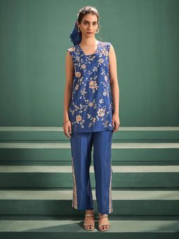 Janasya - Women Blue Embroidered Straight Kurta Pant with Scarf (Set of 3)