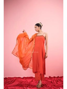 KAVANA - Women Embroidered Kashni Chanderi Kurta with Pant