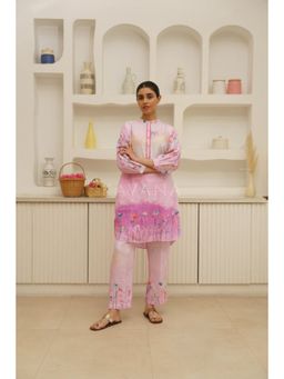 KAVANA - Women Floral Three Fourth Sleeves Lavanya Kurta with Pant