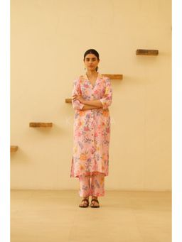 KAVANA - Women Floral Three Fourth Sleeves Nisha Kurta with Pant