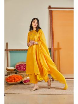 KAVANA - Women Embroidered Yellow Zareen Kurta and Pant