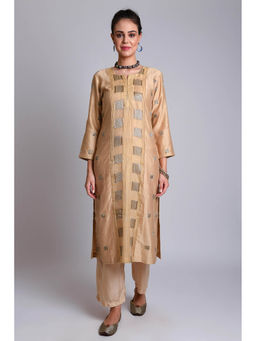 Naina Arunima - Beige With Pinktuks And Round Neck Paneled Kurta