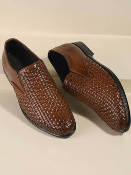 Metro - Men Brown Loafers