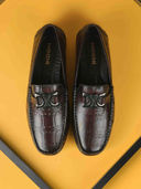 Maroon color option, Currently selected