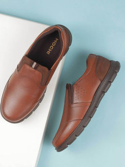 Mochi - Men Brown Loafers