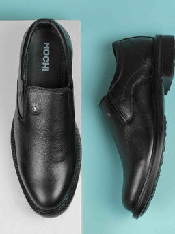 Mochi - Men Black Loafers