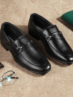 Metro - Men Black Loafers