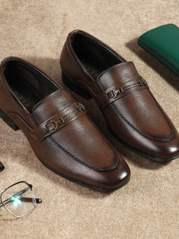 Metro - Men Brown Loafers