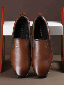 Metro - Men Brown Loafers