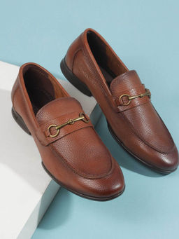 Mochi - Men Brown Loafers
