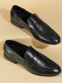 Black color option, Currently selected