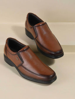 Metro - Men Brown Loafers