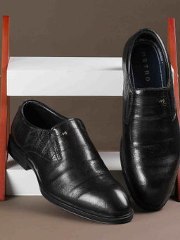 Metro - Men Black Loafers
