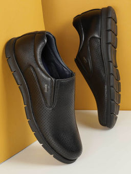 Mochi - Men Black Loafers