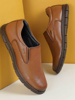 Mochi - Men Tan Loafers