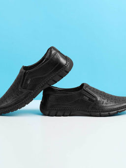 Mochi - Men Black Loafers