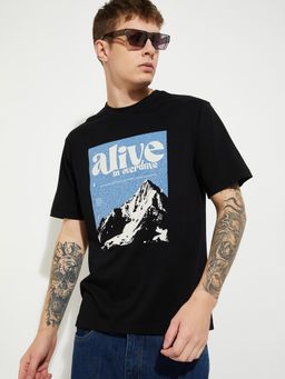 max - Men's Black Cotton Regular Fit Graphic T-Shirt