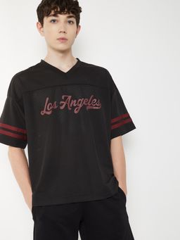 max - Men's Black Polyester Regular Fit Self Design T-Shirt