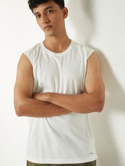 max - Men's White Polyester Regular Fit Solid Tank Top