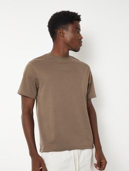 max - Men's Brown Cotton Regular Fit Solid T-Shirt