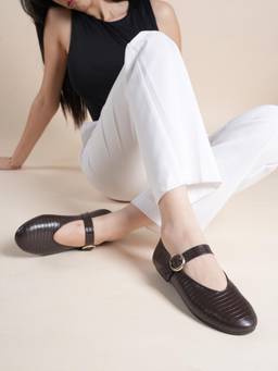 Drop Bold - Brown Textured Round Toe Ballerinas For Women