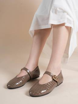 Drop Bold - Beige Croco Textured Round Toe Ballerinas For Women