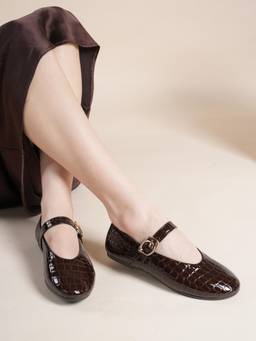 Drop Bold - Brown Croco Textured Round Toe Ballerinas For Women
