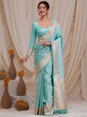 Green color option, Sold out, Currently selected