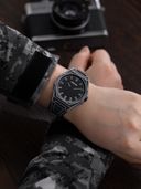 Black color option, Sold out, Currently selected