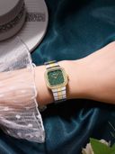 Green color option, Sold out, Currently selected