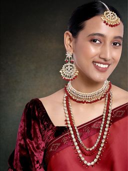 Peora - Kundan and Maroon Faux Pearl Studded Necklace Earrings Maangtikka Set