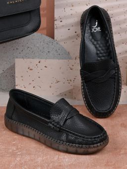 Jove - Women Black Textured Loafers Black