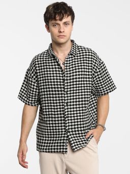Campus Sutra - Men Midnight Black and Powder White Lozenge-Striped Oversized Shirt