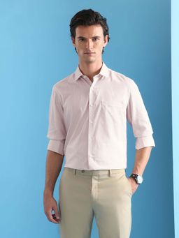 Arrow - Men Pink Self Design Formal Shirt