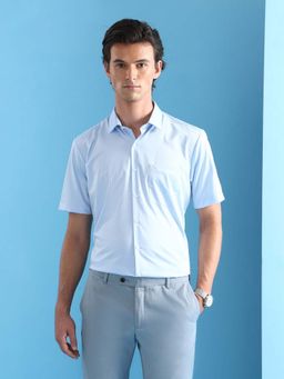 Arrow - Men Blue Solid Formal Shirt