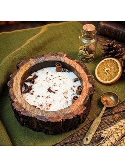 Akira Furnishings - Hand-Poured Soy Wax Candle with Fragrant Raw Spices