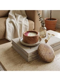 Akira Furnishings - Nature’S Glow: Handmade Aromatic Candle In Wooden Container
