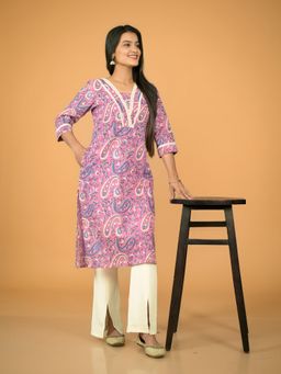 Stree Basics - Women Pink Paisley Printed Kurti