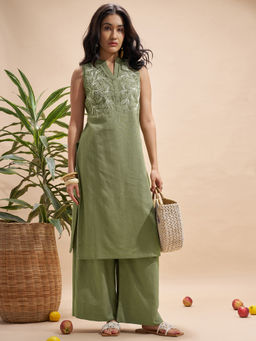 VISHUDH - Women Green Embroidered Sleeveless Kurta