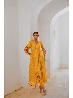 PALLAVI JAIPUR - Gulbahar Marigold Mustard Tassel Kurta With Pant (Set of 2)