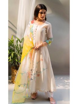 AM by Anita Mittal - White Floral Applique Anarkali Kurta with Pant and Dupatta
