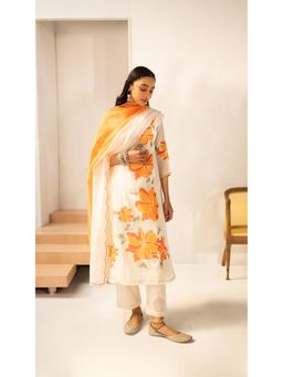 AM by Anita Mittal - Zoya Off White Kurta with Pant and Dupatta