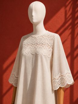 Vaaya - White Mul Chanderi and Lace Three Fourth Sleeves Kurta with Palazzo