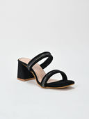 Black color option, Sold out, Currently selected
