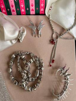A little EXTRA - Metallic Chrome Hearts And Thorns Combo