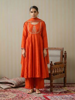 Gahan - Women Vichitra Embroidered Anarkali Kurta and Pant with Dupatta