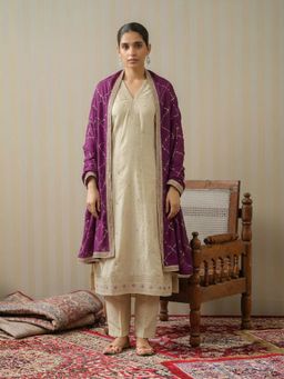 Gahan - Women Vichitra Embellished Kurta Set with Trousers & Dupatta